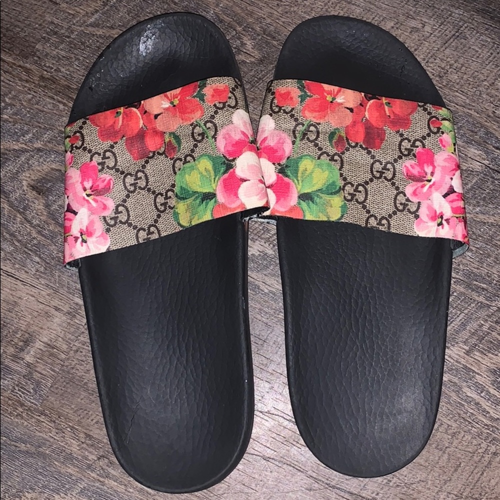 Gucci bloom slides